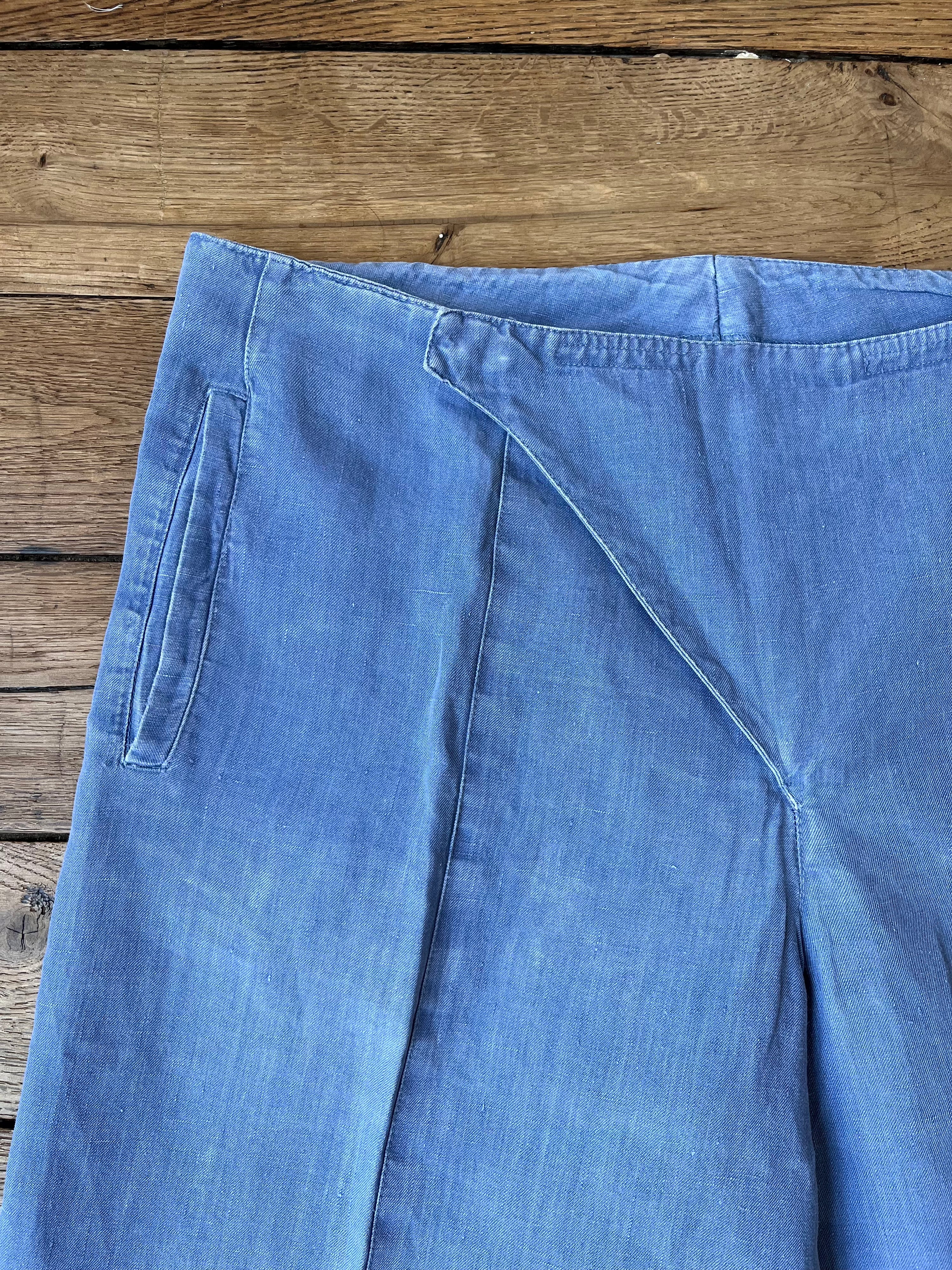 1990's Vintage Italian Asymetrical Shorts Shorts (L)
