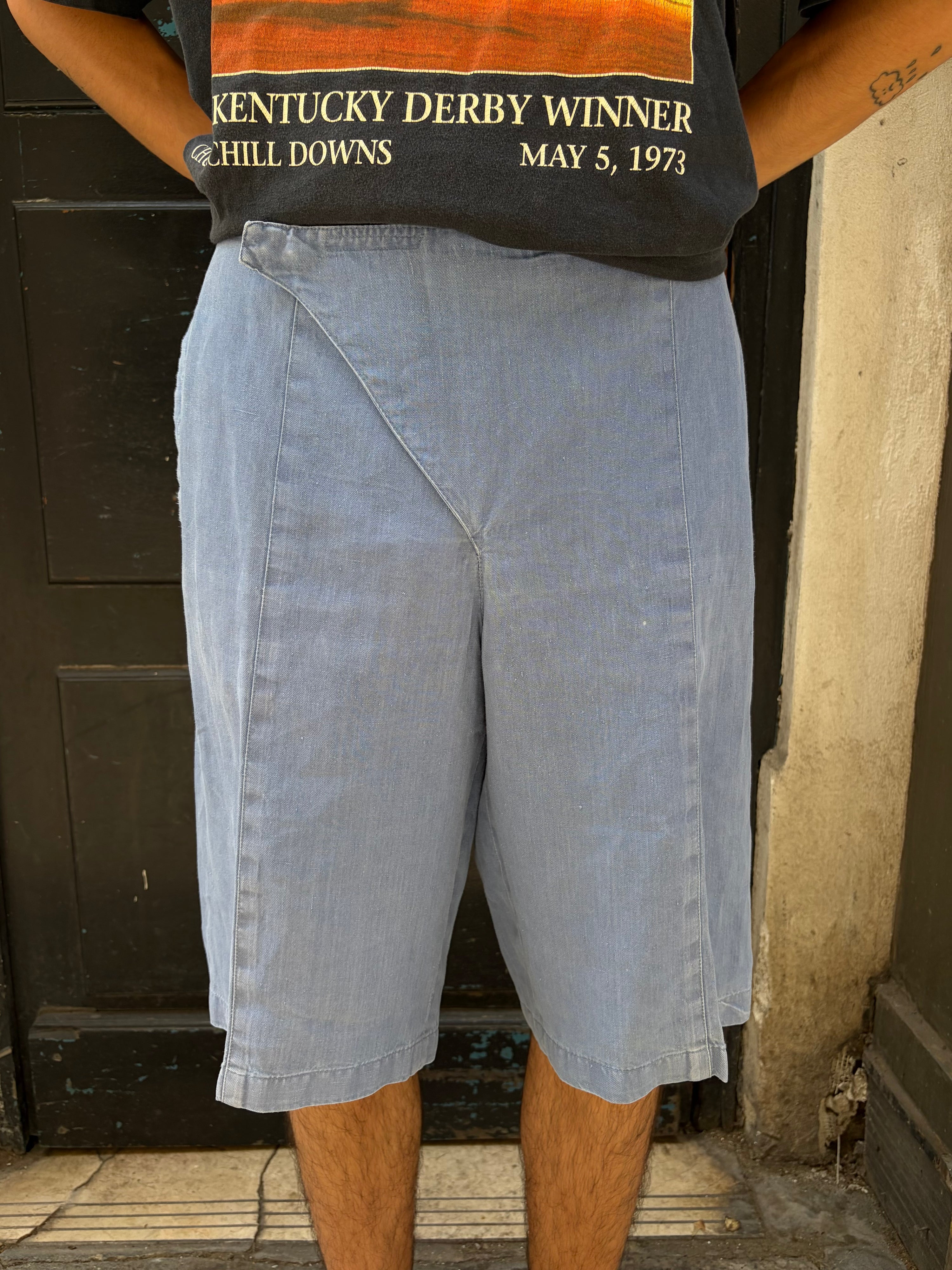 1990's Vintage Italian Asymetrical Shorts Shorts (L)