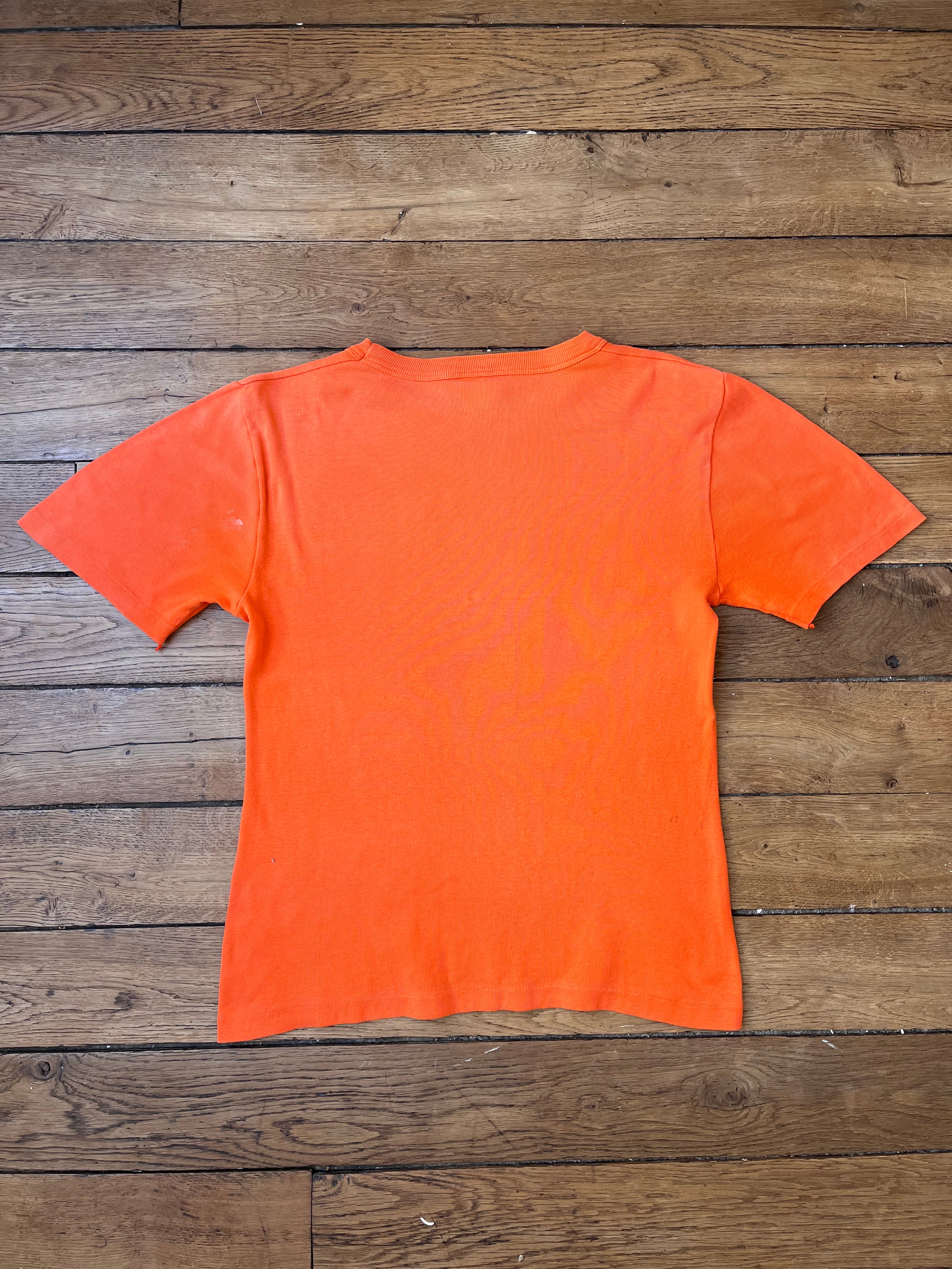 1980s French Vintage Camping Les Sables D'Or Samier Tilt T-shirt (M)