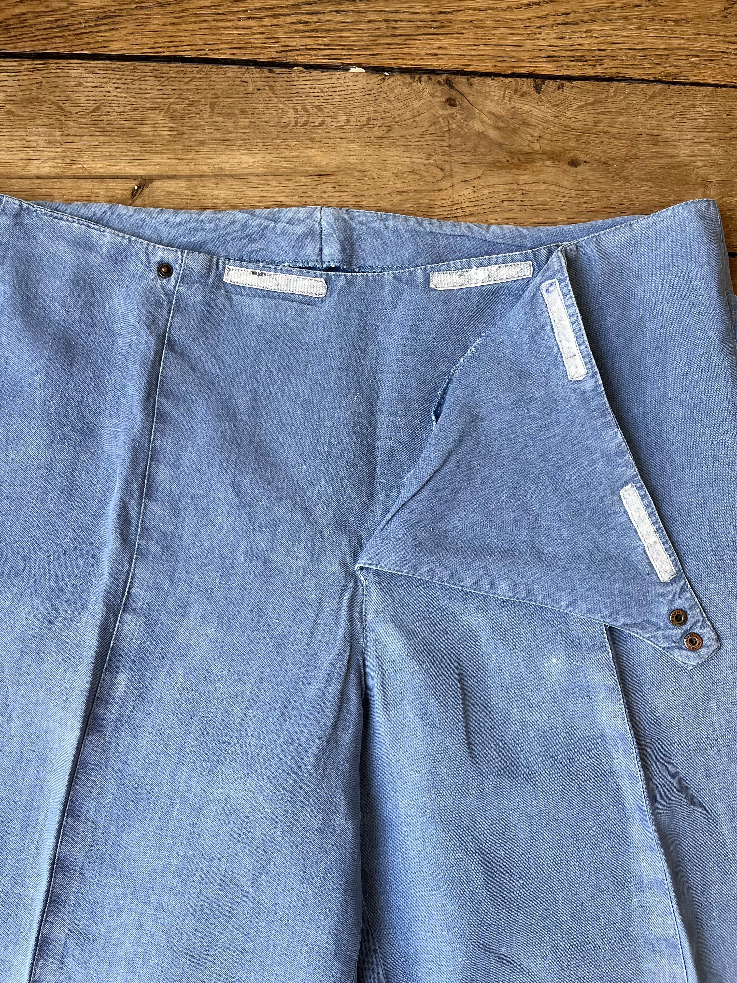 1990's Vintage Italian Asymetrical Shorts Shorts (L)