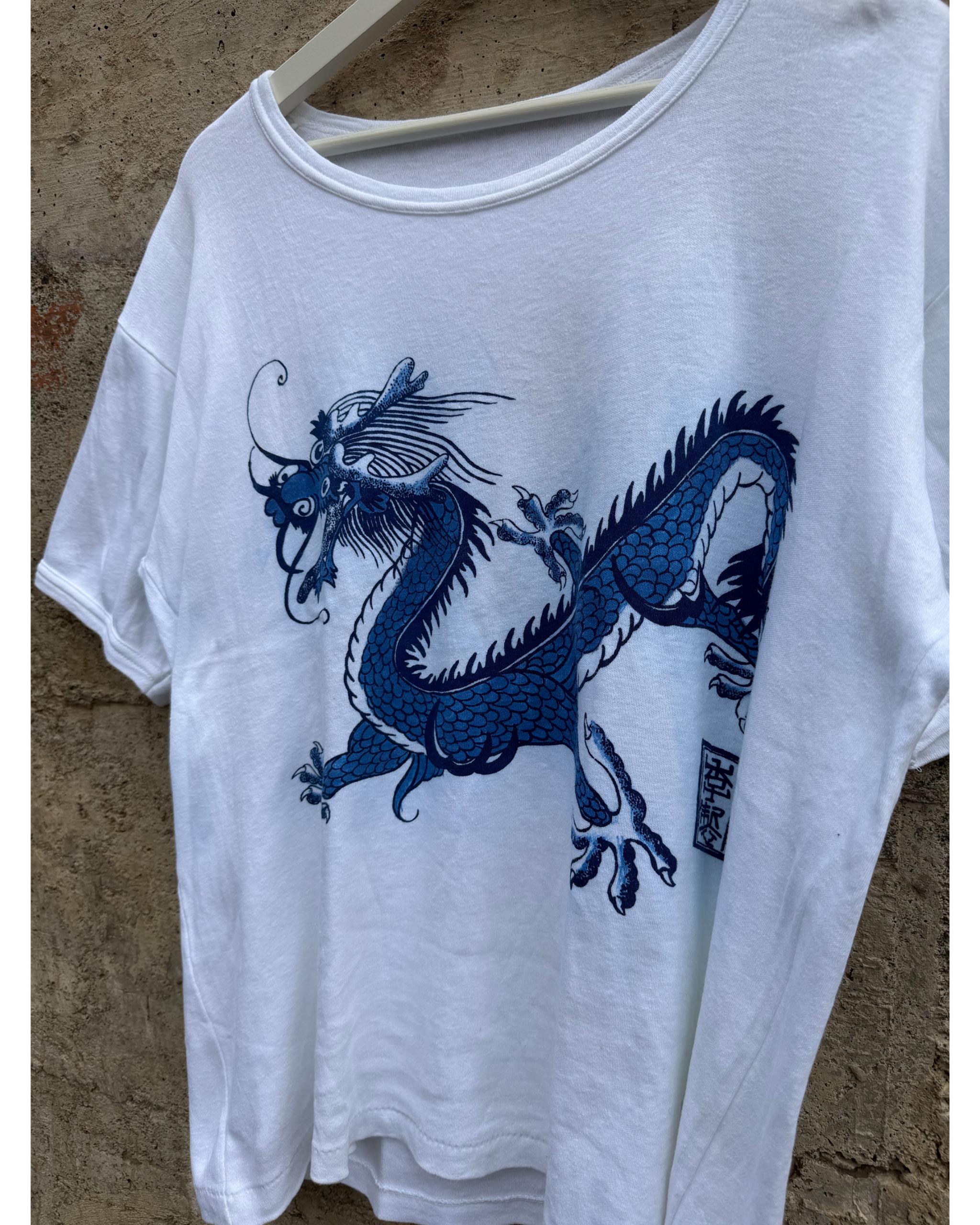 Handpainted dragon southeast asia souvenir t-shirt - late 1980's
